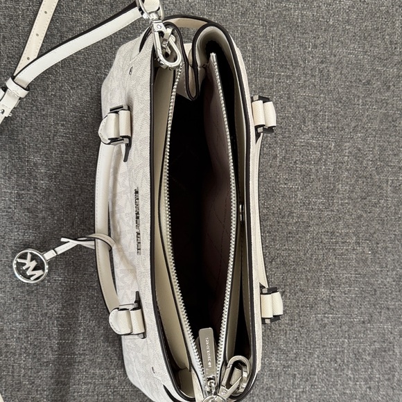 Michael Kors Monogram White Satchel - Picture 11 of 11